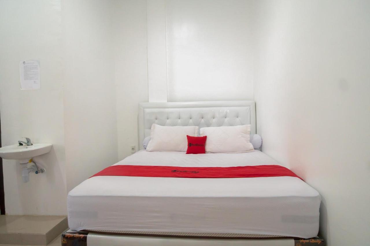 Hotel Reddoorz Syariah Near Pelabuhan Ulee Lheue